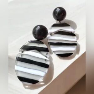 Chico’s LELE Black White Lucite Drop Earrings NEW